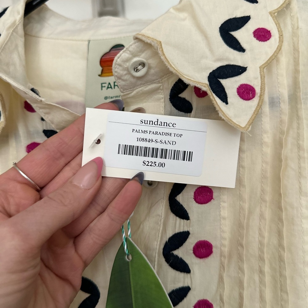 New Farm Rio Palms Paradise Sand Embroidery Blouse - Picture 5 of 9